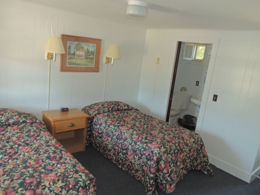 Phil And Anns Sunset Motel Чарлстаун Екстериор снимка